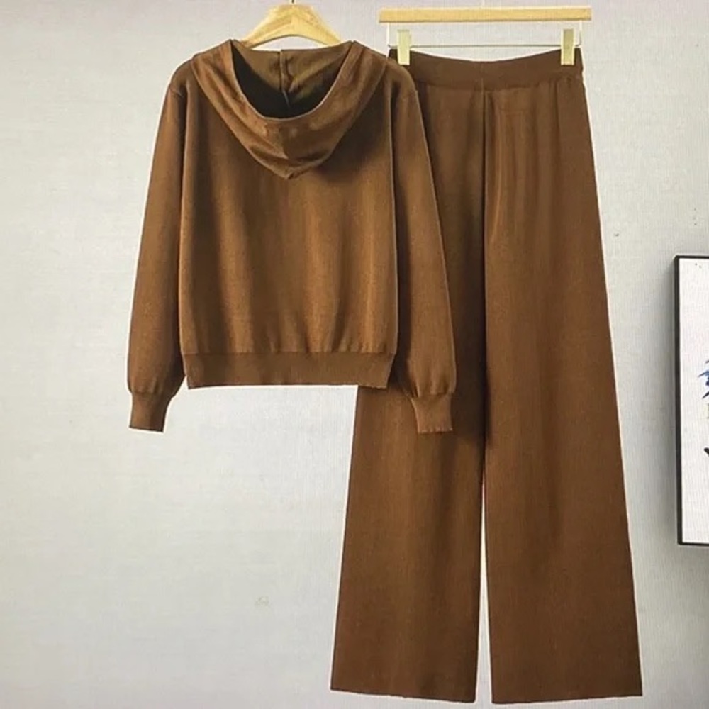 ALO Yoga Brown Track Pants & Joggers Set - Picture 2 of 6